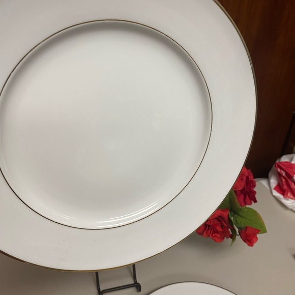 Johann Haviland Germany white with gold band dinner plates - Picture 3 of 12